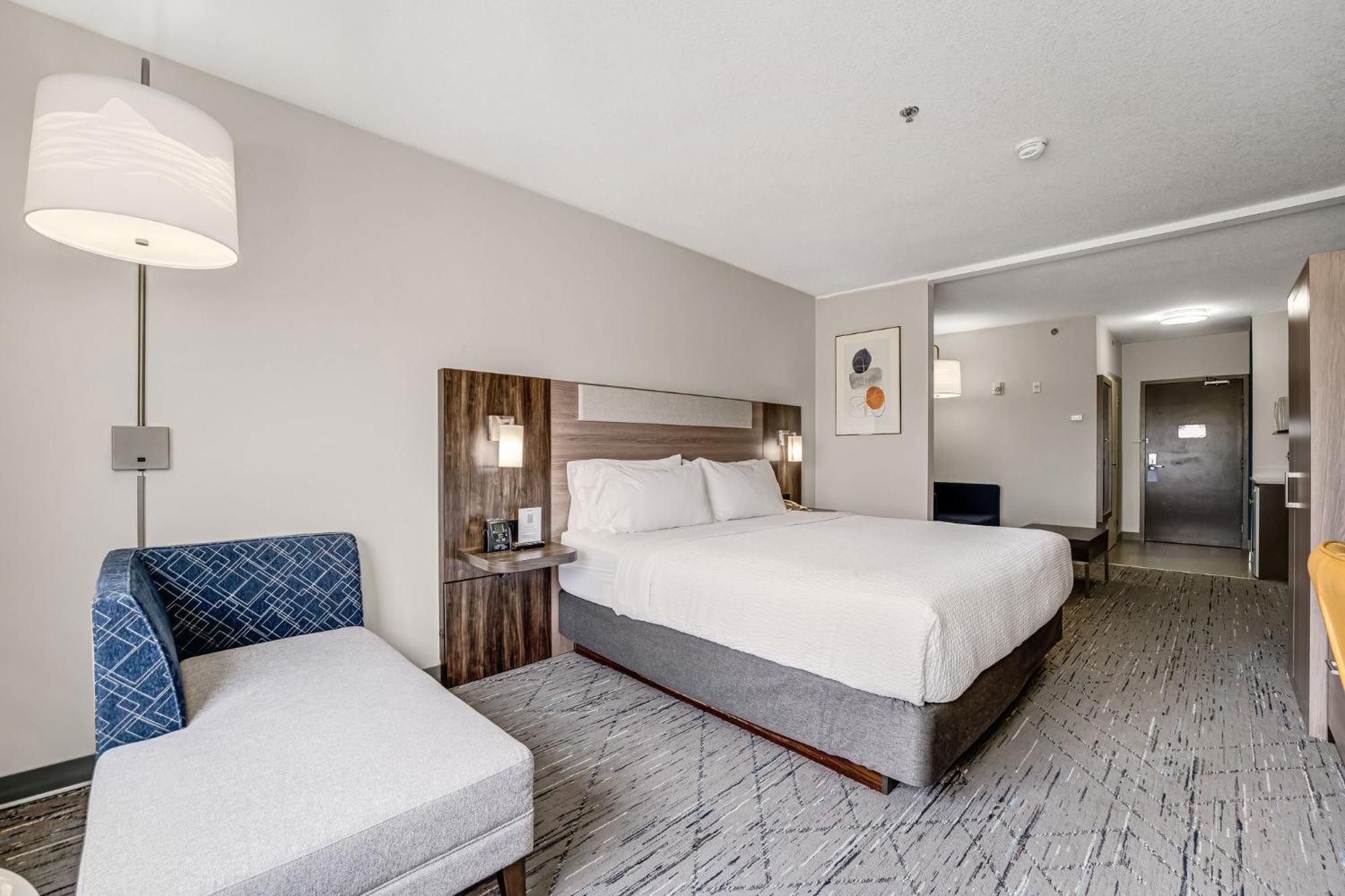 Holiday Inn Express Hotel & Suites-Edmonton South, An Ihg Hotel Εξωτερικό φωτογραφία